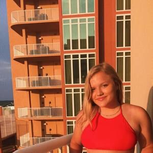 Meet your Posher, Cassi